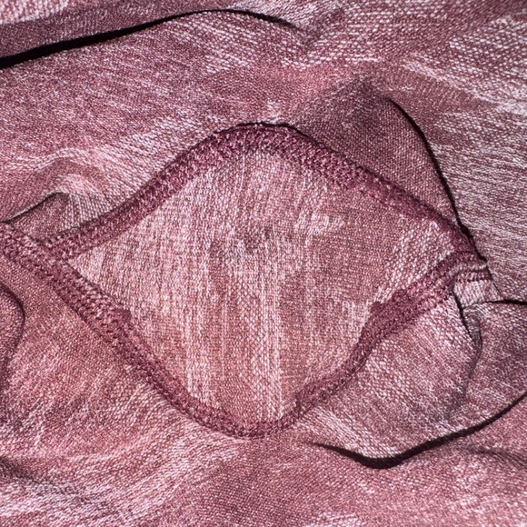 Gymshark Adapt Camo Seamless Leggings in Berry Red. Size Small. - Picture 10 of 16